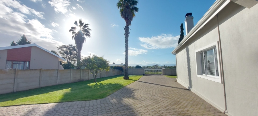 3 Bedroom Property for Sale in Albertinia Western Cape